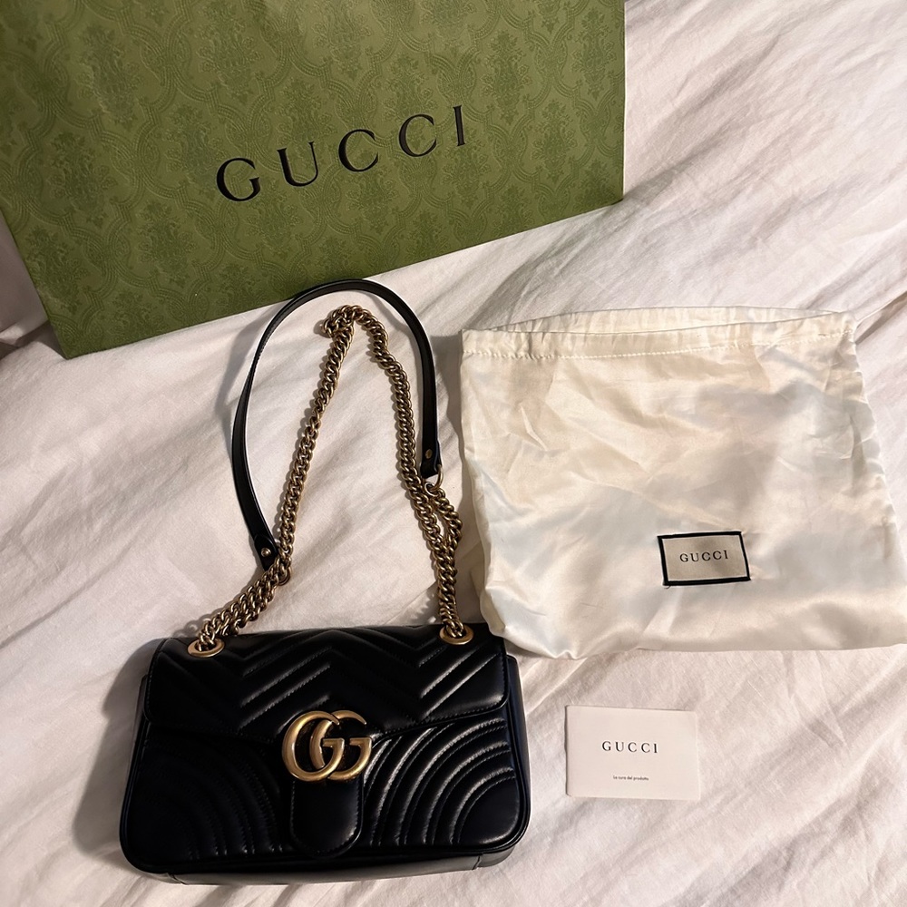 GG MARMONT MEDIUM SHOULDER BAG